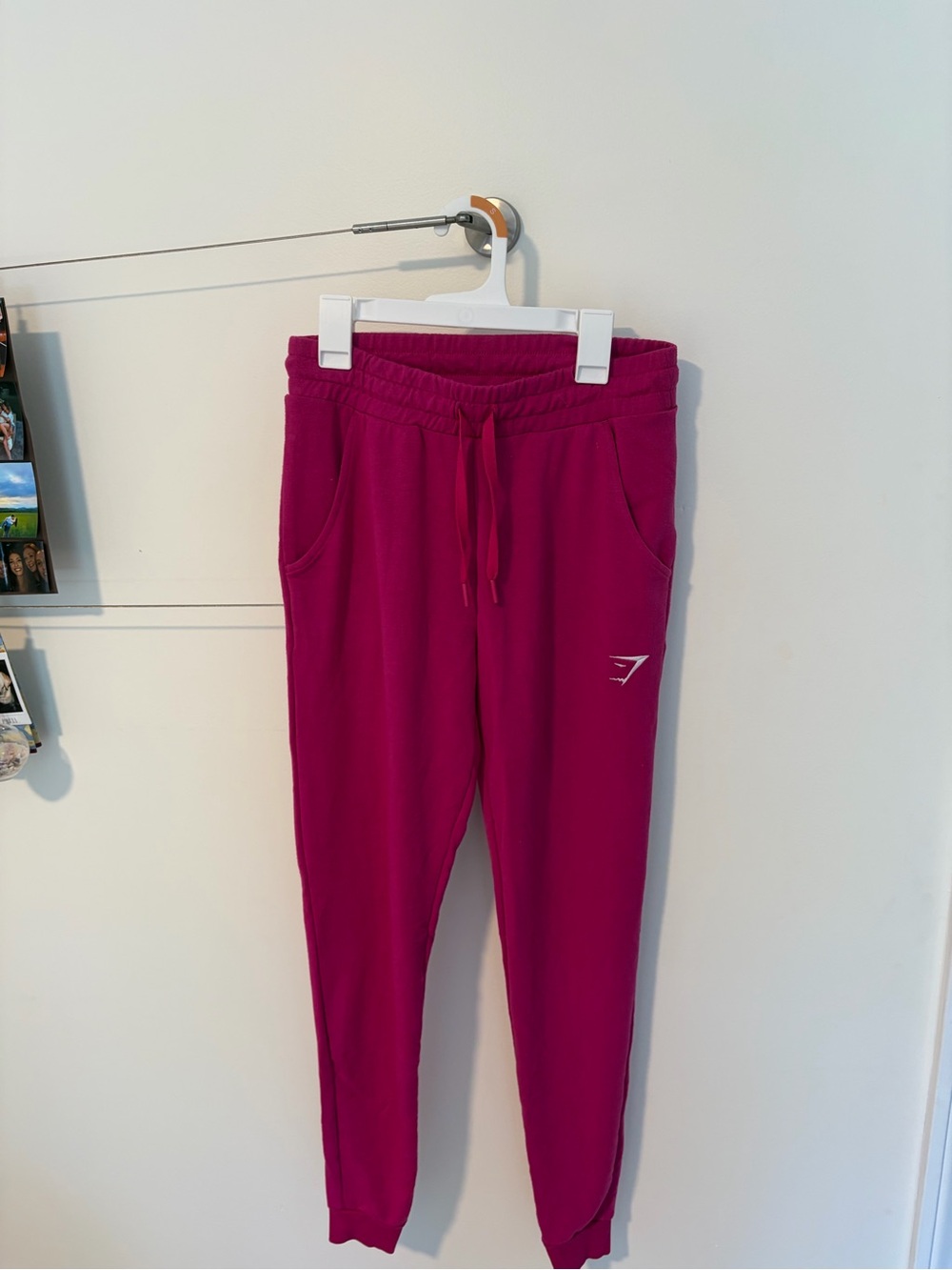 Gymshark Magenta Strappy Crop Top & Joggers Set - Picture 5 of 8